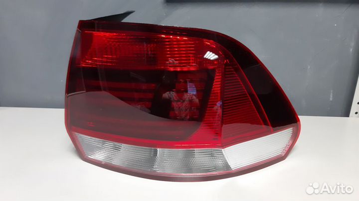 Фонарь задний правый Фольксваген Поло 15-20