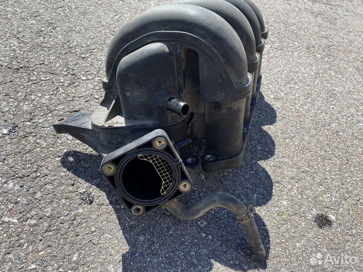 Коллектор впускной toyota avensis 1.8