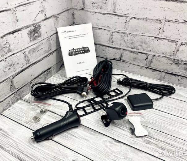 Видеорегистратор-зеркало с радар-детектором и 2-я