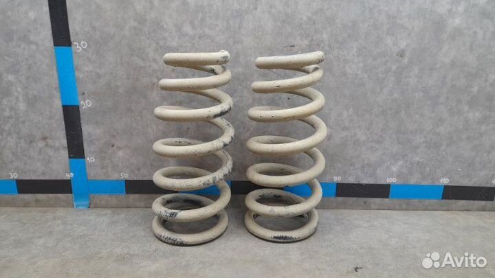 Пружина передняя Mitsubishi L200 4 2.5 (4D56U 136)