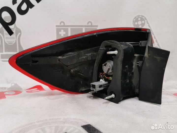 Фонарь задний правый Ford Mondeo 4 универсал