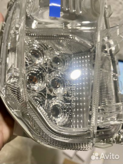 LED дхо/Поворотник правый toyota prius 3