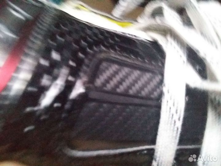 Коньки хоккейные