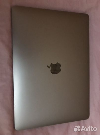 Продам macbook air 2019 Retina 256gb