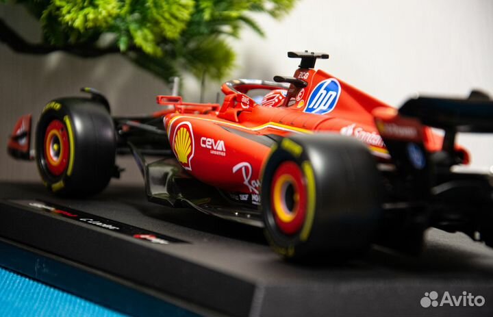 Модель болида F1 Ferrari SF24, 1:18, Леклер