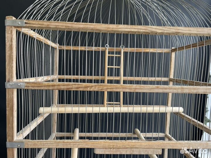 Клетка для птиц из дерева