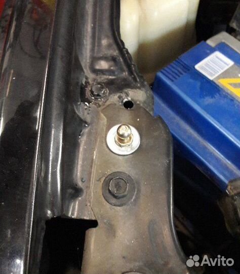 Газовые Упоры Капота Nissan Pathfinder R51 2004-14