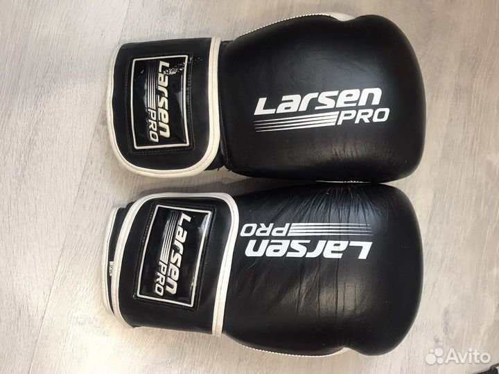 Боксерские перчатки