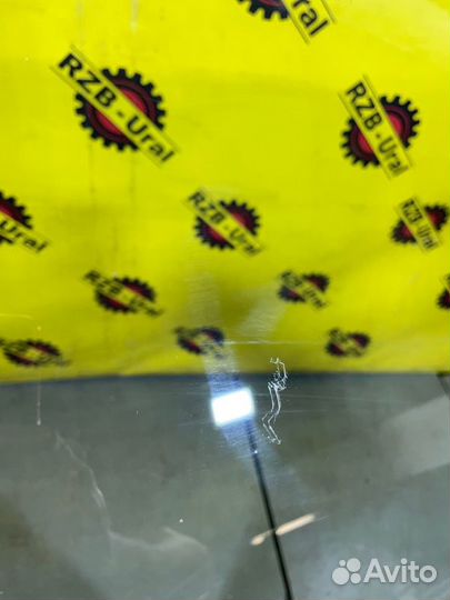 Стекло двери заднее левое Toyota Corolla Е150 1.6