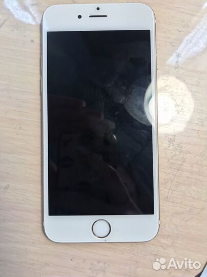 Телефон iPhone 6