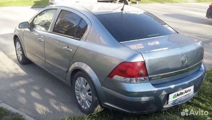 Opel Astra 1.8 МТ, 2008, 288 500 км