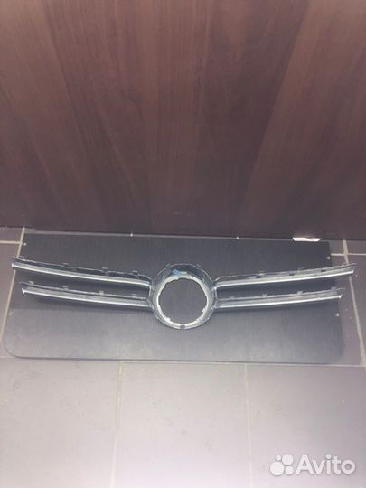 Молдинг решетки радиатора передний Volkswagen