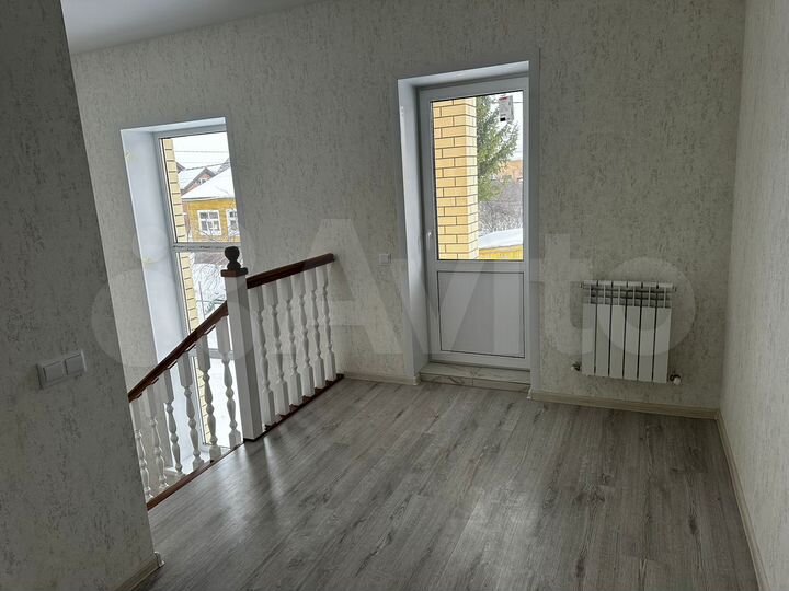 Коттедж 232 м² на участке 5,6 сот.