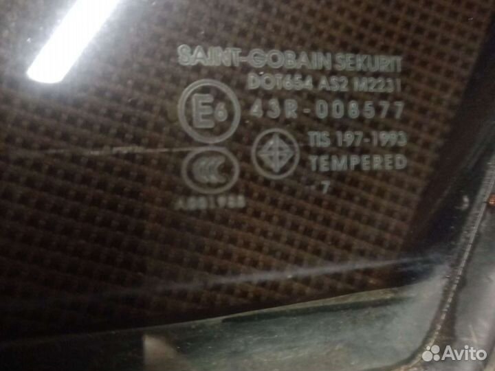 Мазда 3 вк седан левая форточка