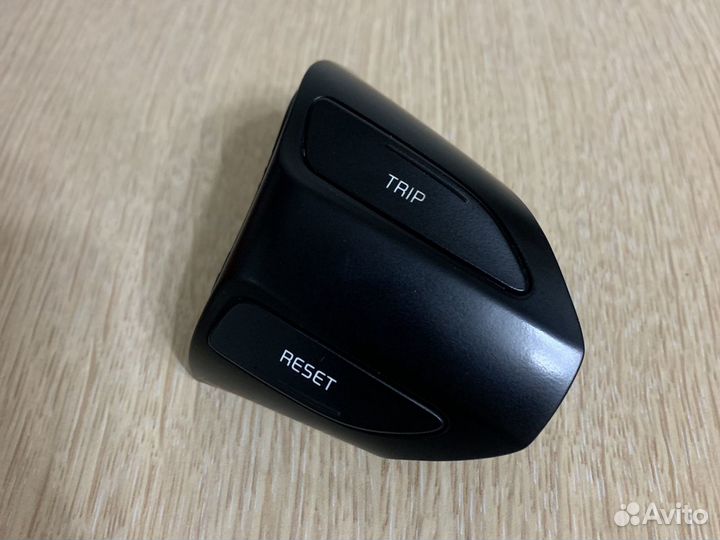 Правый блок рулевых кнопок на Kia Rio