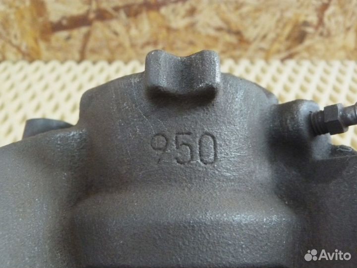 Суппорт передний левый Renault Captur 2013-2019 (410111495R)