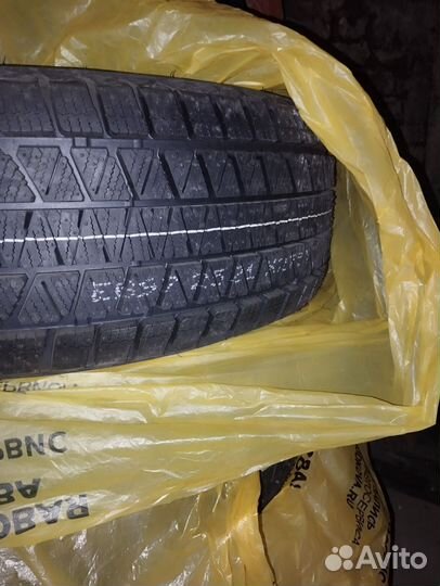 Bridgestone Blizzak DM-V3 225/65 R17