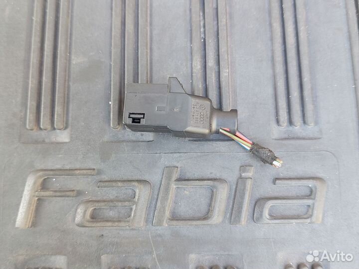 Разъем корректора фар 8l0971883