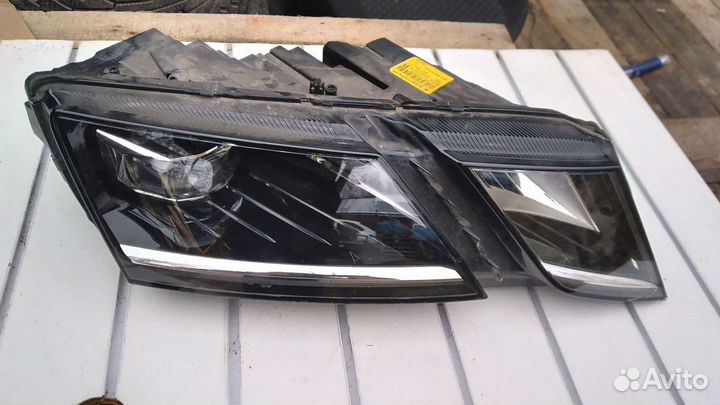 Фара правая Skoda Octavia A7