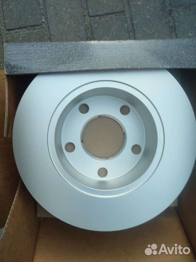 Задние тормозные диски и колодки Пассат b5