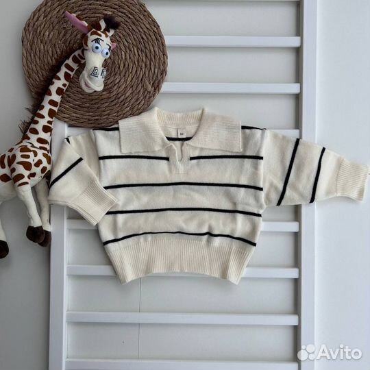 Свитер детский новый