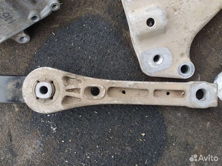 Подушки двигателя volkswagen passat CC 1.8 cda