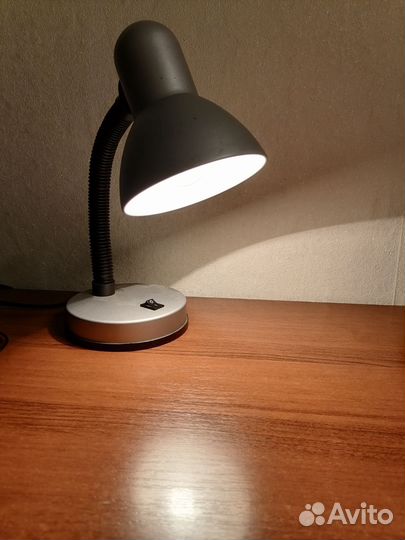 Лампа настольная