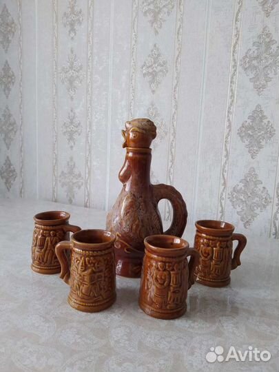 Глиняный кувшин для вина