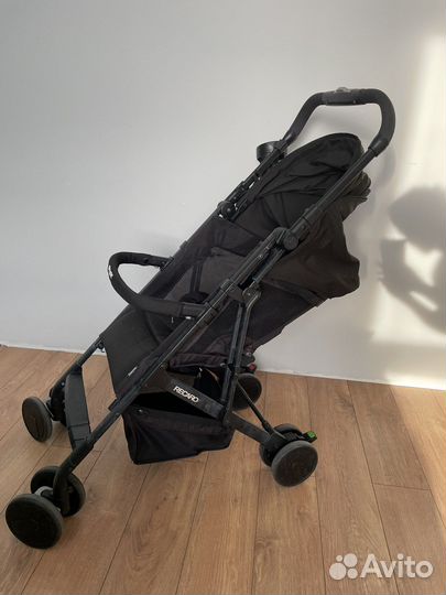Прогулочная коляска recaro easylife