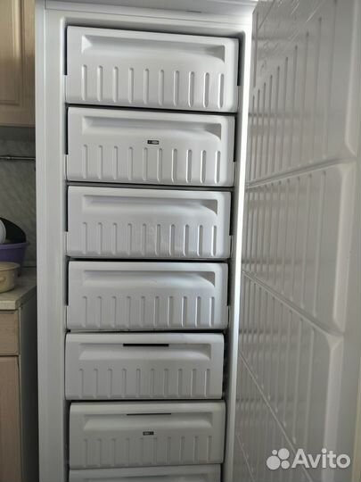 Морозилка Indesit sfr167.002