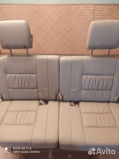 Третий ряд сидений Toyota Land Cruiser 100