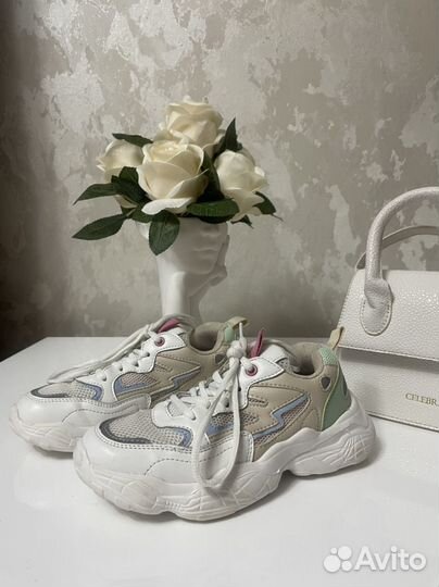 Кроссовки детские