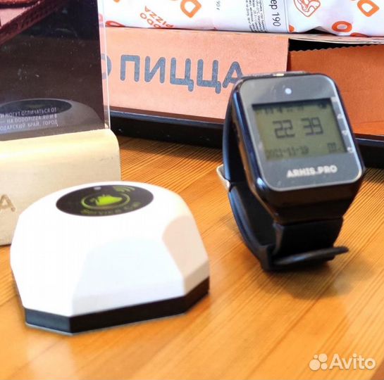 Система вызова: кнопка вызова официанта с часами