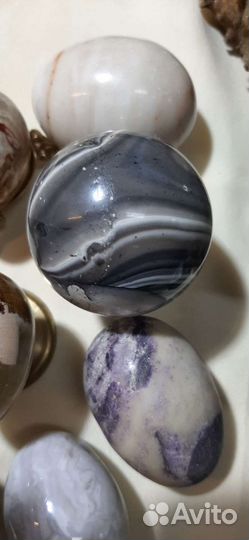 Яйца-апатит,оникс,змеевик,яшма