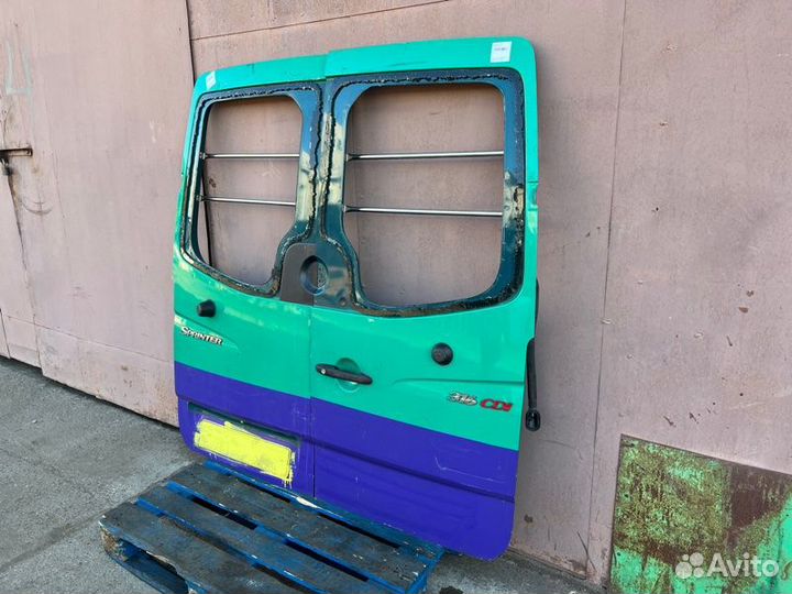Дверь задняя правая Mercedes Sprinter W906