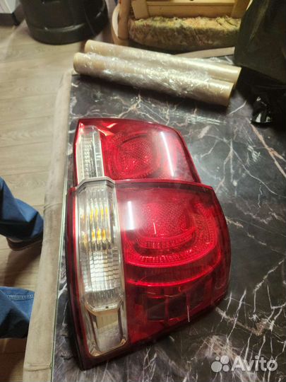Задняя правая фара Toyota Land Cruiser 200