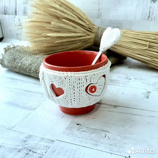 Кружка с декором из полимерной глины