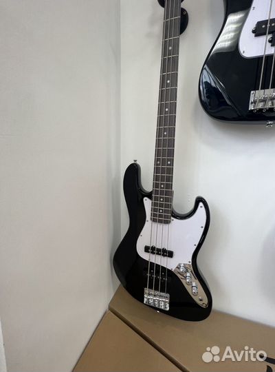 Электрогитары, бас гитары