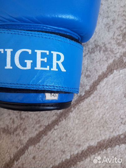 Боксерские перчатки 16лет