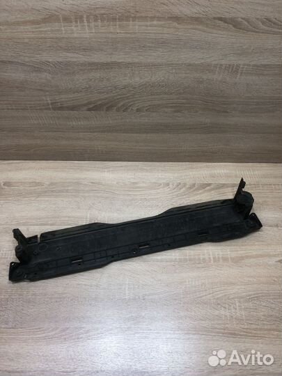 Планка радиатора Bmw 7 E66 N62B44 2002