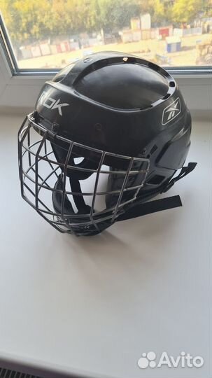 Шлем хоккейный reebok и коньки