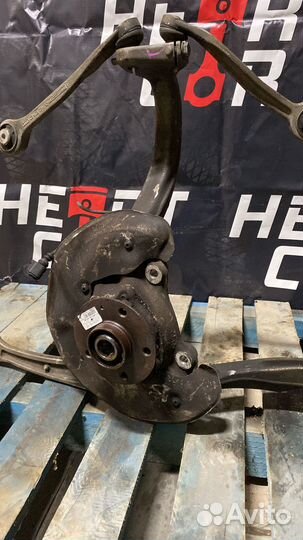 Кулак поворотный правый левый audi B8