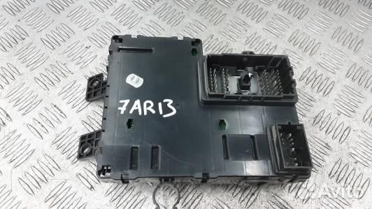 Блок комфорта KIA carnival 2 (7AR13M302)