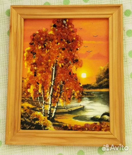 Картина с янтарём 14,5 х 17,5 см