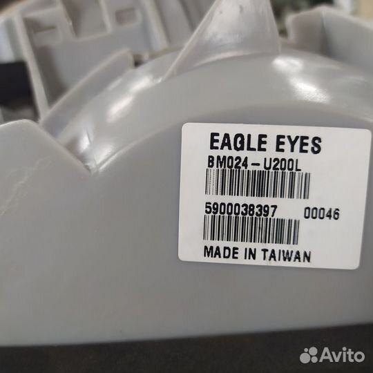 Фонарь задний внешний левый красно-белый