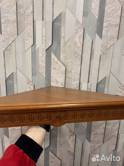 Угловая полка для икон