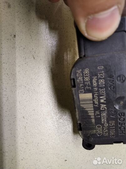 Моторчик заслонки отопителя Touran 2003-2010