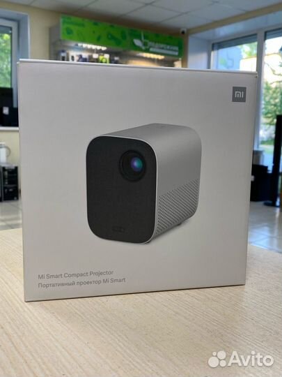 Проектор Xiaomi Mi Smart Compact Projector