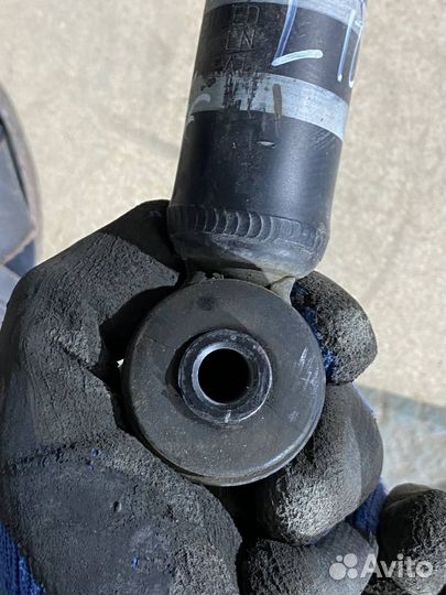 Задняя стойка амортизатора Mitsubishi lancer 10