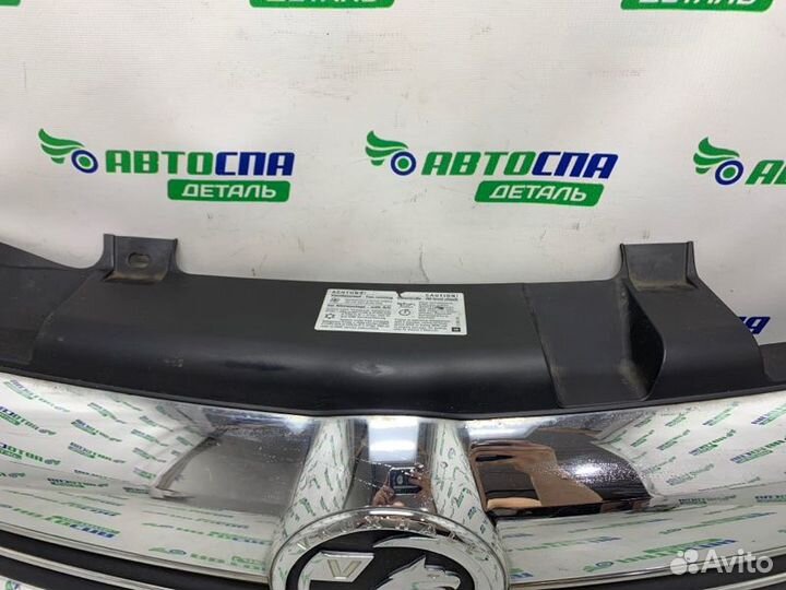 Решетка радиатора передняя Opel Zafira B минивэн